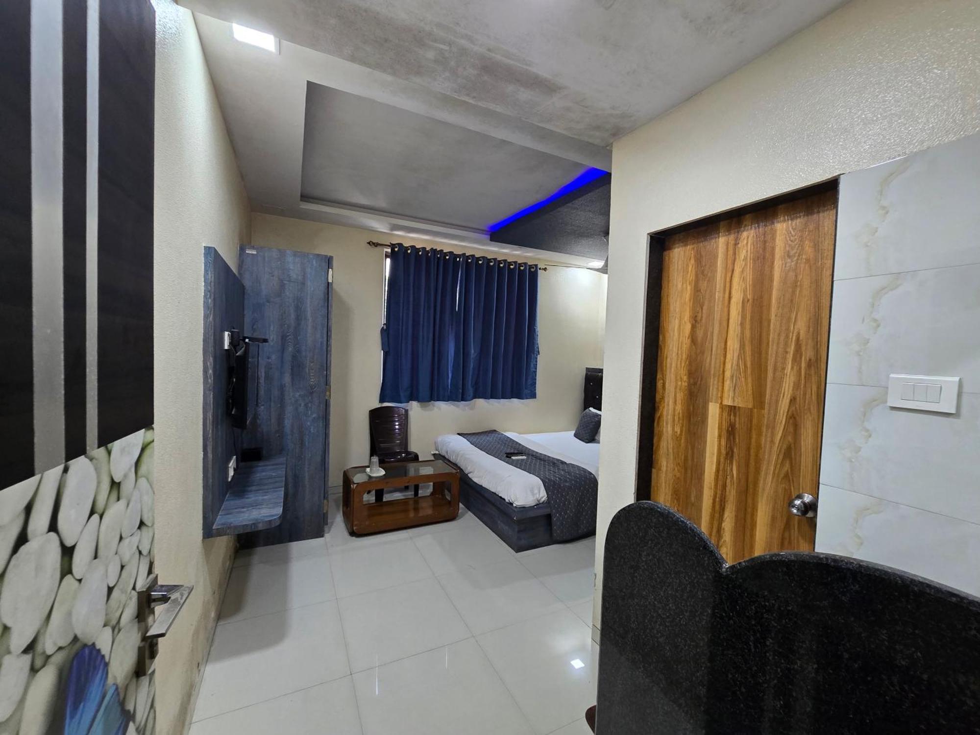 Hotel Mari Aai Residency Navi Mumbai Oda fotoğraf